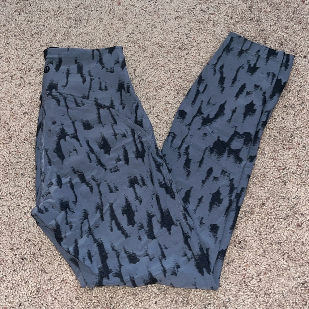 BARELY WORN LULULEMON LEGGINGS!!!